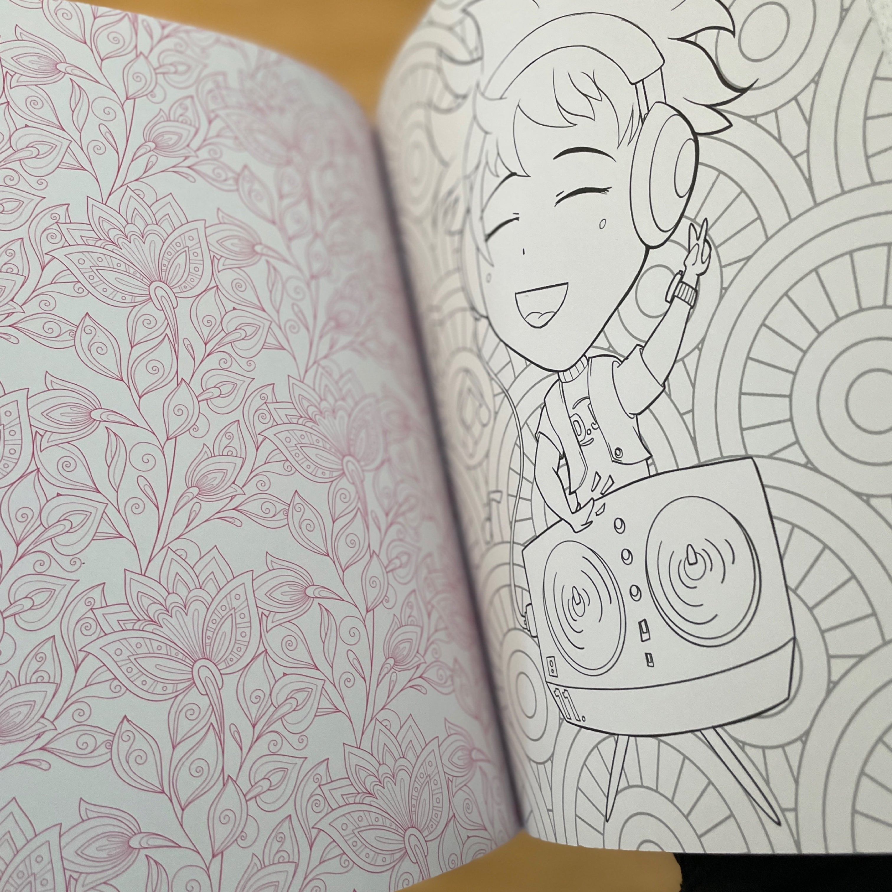 Manga World Coloring: Color your way through cool original manga art!