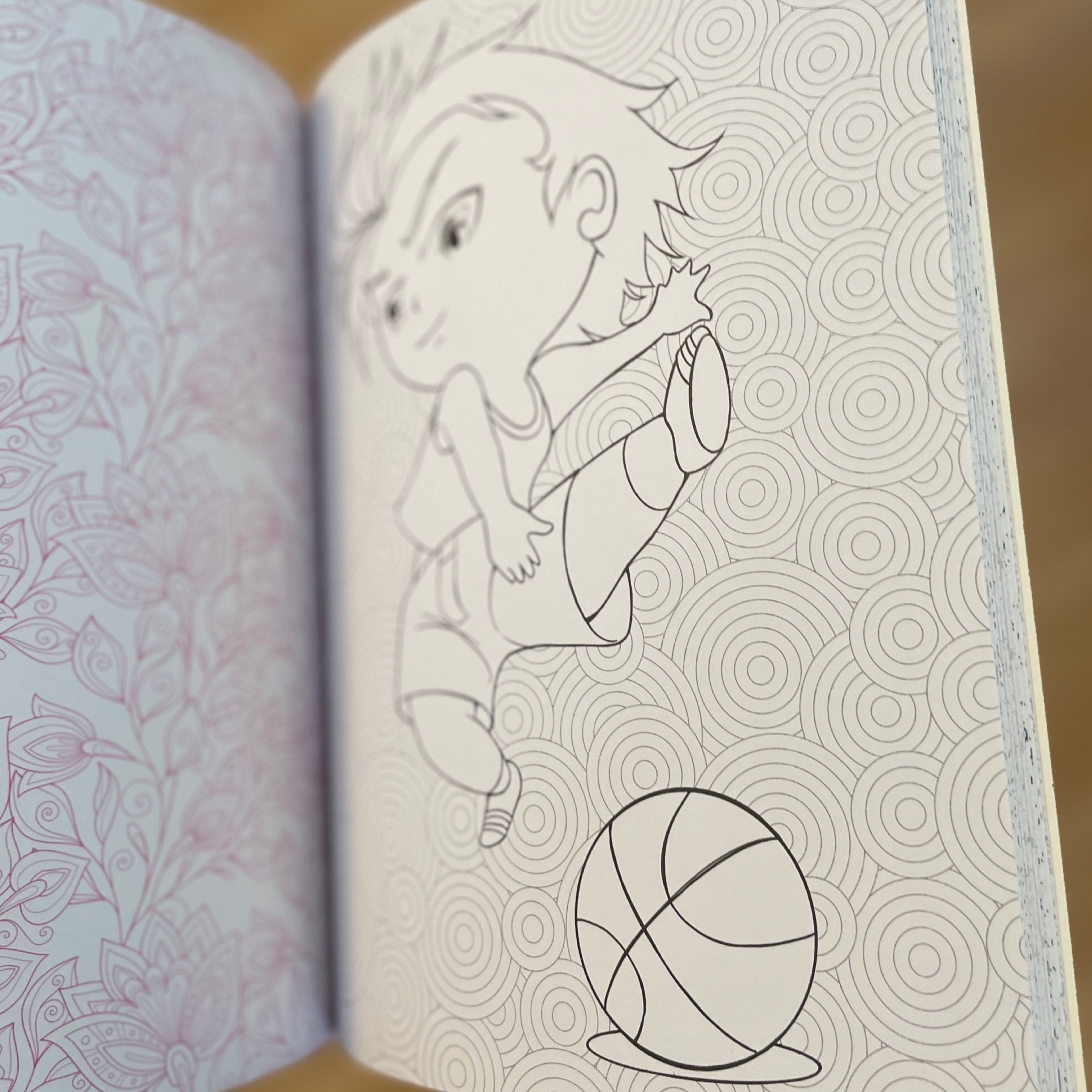 Manga World Coloring: Color your way through cool original manga art!